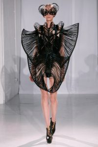 IRIS-VAN-HERPEN-FALL-2011-COUTURE-10